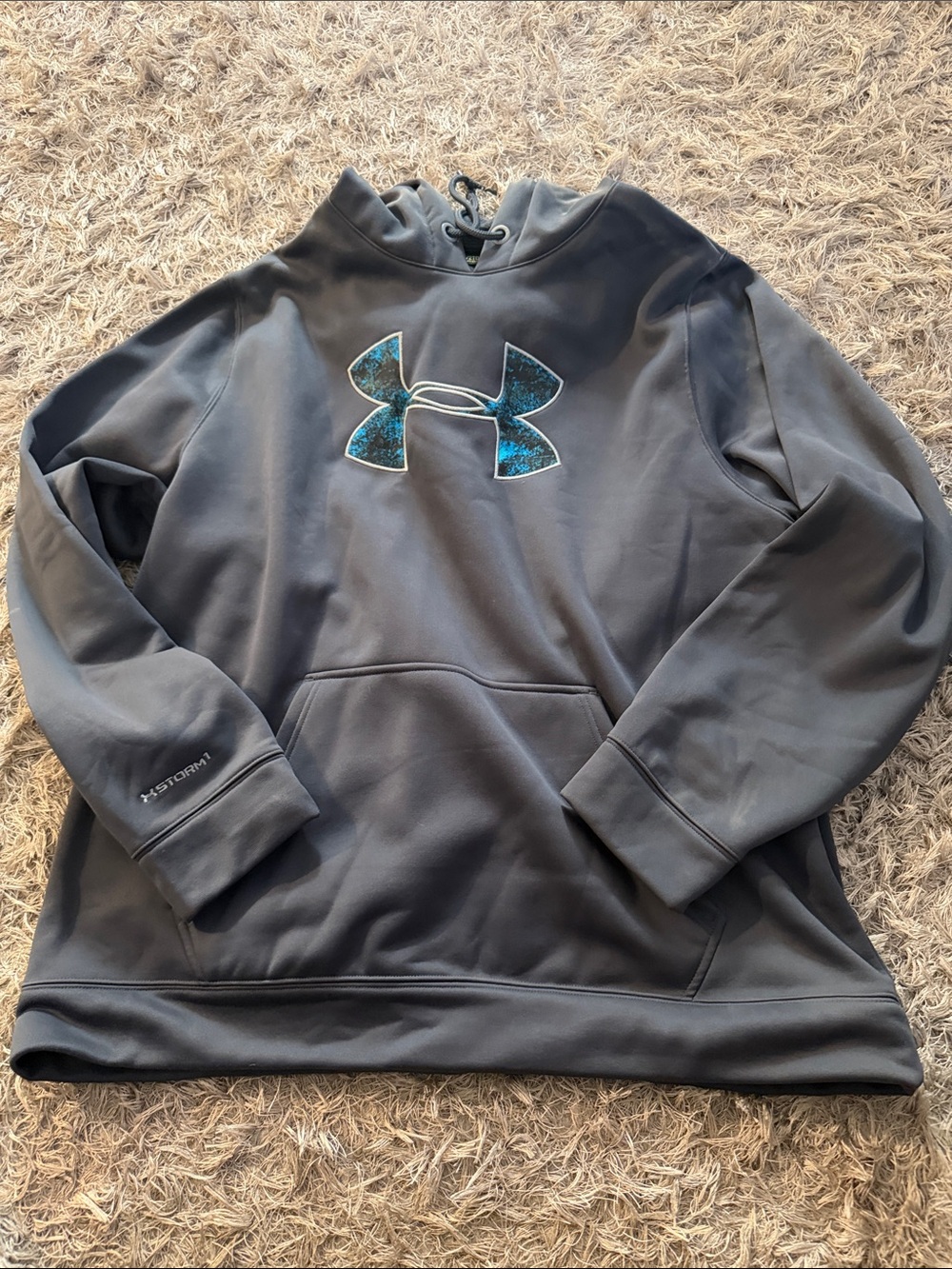 Under Armour Men’s Gray Crewneck Hoodie with Blue Logo